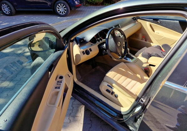 Volkswagen Passat cena 15000 przebieg: 263000, rok produkcji 2007 z Brwinów małe 56